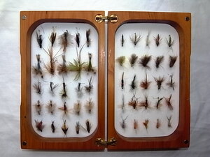 ! ! !　Rare UMPQUA New Fly Box With ５0 Flies For Collectorsー⑤　! ! ! 　