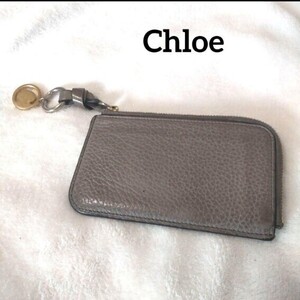 Chloe クロエ フラグメントケース 小銭入れ コインケース グレージュ シボ革 カードホルダー ゴールド金具 チャーム ロゴ 