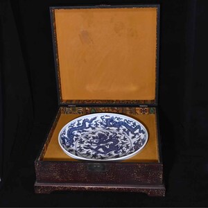 197022 人間国宝 中国骨董 磁器【明代宣徳時代青白五龍鑑賞皿】工芸品 施釉陶 青花磁 陶芸 本物 古美術 旧蔵 珍品 