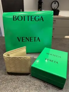 BOTTEGA VENETA 二つ折り財布 ベージュ