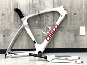 F-11038 ceepo ロードバイクフレーム MAMBA 2018モデル カーボンフレーム Mサイズ 現状品 トライアスロン 店舗受渡歓迎