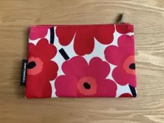 マリメッコ Marimekko 花　北欧　コスメ　レッド　赤　ポーチ