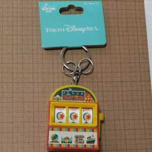 ディズニーシー ピクサープレイタイム スロット キーホルダー TDS TDR