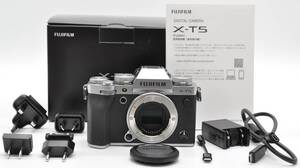 ＜極上美品！！＞　Fujifilm　フジフイルム　X-T5 ボディ シルバー　※ショット数、６２３８回※　♪あるとうれしい元箱＆説明書付き♪