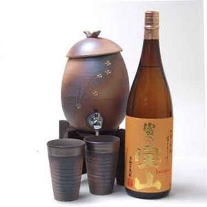 信楽焼・明山窯 焼酎サーバー 火色金小紋 2200ｃｃ(専用木台付き)+備前金彩焼酎ペアカップ+西酒造 富乃宝山 25度 180