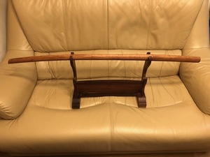 イスノキ(上級者愛用)　木刀　木剣　全長約101.5cm　重量約598ｇ　杢目磨き出し　無着色　無塗装　蜜蝋仕上げ　素振り・居合用