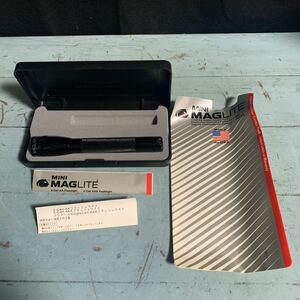 懐中電灯 ミニマグライト MINI MAGLITE AA MAG INSTRUMENT-CALFORNIA USA 専用ケース付き (A-877)