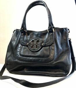 TORY BURCH！ショルダーバッグ！トート！本革！レザー！ロゴデザイン！2WAY！ショルダー着脱！トリーバーチ！定価7万円！ゴールド！黒金