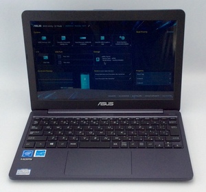 【ジャンク 】 ASUS E203M CPU: Celeron N4000 /メモリ4GB /SSD(eMMC) 64GB =OS 未搭載＝