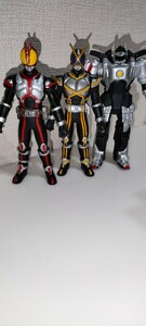 仮面ライダーソフビ　プレイヒーロー　仮面ライダーガファイズ　カイザ　オートバジン　ソフビヒーローより小さいサイズです。