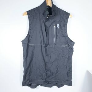 on オン L Run on clouds WEATHER VEST ベスト　ナイロンジャケット　アウター　ランニング　ジョギング　スポーツ　トップス　ブラック