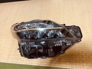 日産　ルークス ハイウェイスター　B44A　純正　右　ヘッドライト KOITO100-23779　LED　ヘッドライト　(Y)B47A