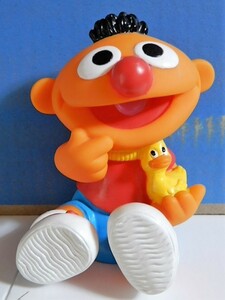 即決　希少　セサミストリート　アーニーとラバーダッキー　ソフビ　フィギュア　人形　sesame street Ernie rubber duckie