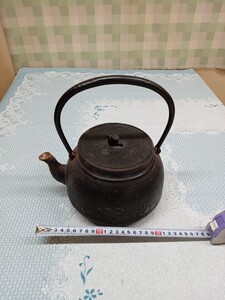 　龍盛堂　？　鉄瓶 　　　茶道具 骨董品　時代物　アンティーク　　２２００ｇ　　高さ約２５Cm