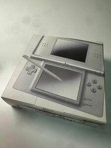 未使用保管品 任天堂 Nintendo ニンテンドー DS Lite シルバーカラー USG-001 箱付き