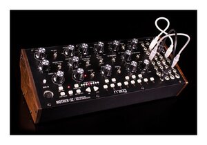 ★moog Mother-32 テーブルトップ型セミモジュラー・シンセサイザー モーグ★新品送料込