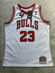 【未使用品】 NBA BULLS マイケル・ジョーダン JORDAN #23 ★シカゴ・ブルズ ユニフォーム ゲームシャツ ジャージ　L　美品　白 ホーム