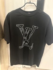 ルイヴィトン LOUIS VUITTON サイズXL NBAコラボ・フロントアンドバックプリントTシャツ 黒 メンズ ×NBA/ 2021AWNBA　中古