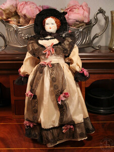 Ruth Gibbs Vintage China Head Doll E 黒いレース 33cm