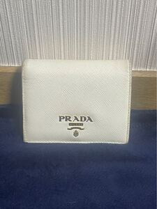  □PRADA プラダ　 サフィアーノ　 コンパクト 二つ折り財布　 レザー　1MV204