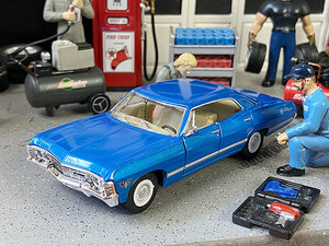 1967年　シボレー　インパラ　ダイキャストミニカー　1/43スケール　（ブルー）　■　アメリカン雑貨　アメリカ雑貨