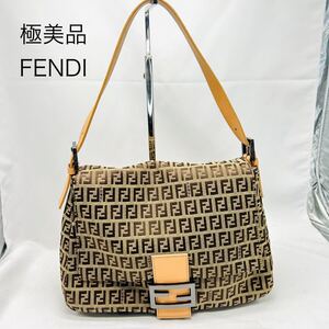 極美品　FENDI フェンディ　マンマバケット　ハンドバッグ ポーチ ズッカ柄　 ズッキーノ 肩掛け ワンショルダー FFロゴ