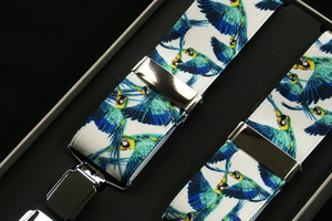 ★イギリス BRITISH BELT PARROT オウム飛翔 35mm Ｘ型 シルバークリップ イギリス直送品 MADE IN BRITAIN 楽しく色鮮やかに・・♬〜