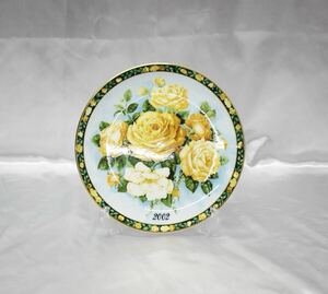 ☆ROYAL ALBERT　ロイヤル アルバート YEAR PLATE イヤープレート 2002年☆60サイズ☆