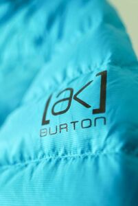 【未使用】約30%OFF Burtonバートン ak ダウン ジャケット Sサイズ♪ミッドレイヤー arcteryxアークテリクス セリウム アトム プロトン