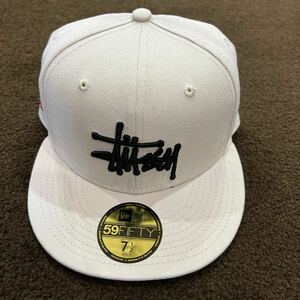 極美品　ステューシーニューエラ キャップ 59FIFTY ベージュ