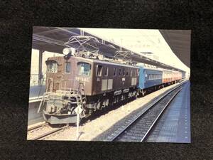 【昔の鉄道写真】LC251-28■中野駅■回9405レ■EF1592+スロフ622020■昭55.4.12■国鉄/国電■r-57