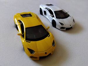 【 新品・美品 】KiNSMART・Lamborghini Aventador LP700-4 1／38 　２種（白・黄）有り