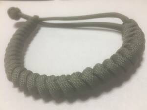 マッドマックススタイル パラコード サバイバルブレスレット ATWOOD ROPE 550 パラコード タイプ3 オリーブドラブ 使用