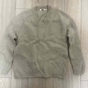 美中古　ユニクロU プレミアムラムリブVネックセーター（長袖）　ナチュラル　サイズ　M UNIQLO U