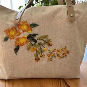 ハンドメイド 手刺繍 トートバッグ リネン　 オンリーワンのバック コットンリネン お花