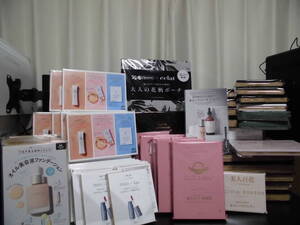 雑誌付録 まとめ 大量 57点 &ROSY 美的 VOCE MUSE MAQUIA Sweet MonoMax GLOW 美容液 美顔器トートバッグ その他