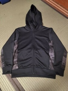 QUIKSILVER 　パーカー　 ブラック　長袖　130サイズ　キッズ　複数落札同梱同送可