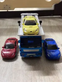 ISUZU GIGA ジュニアキャリアカー トミカ