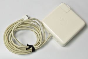 当日発送 Apple MagSafe 85W A1222　MacBook ACアダプタ 充電器 中古品 2-0917-1 Power Adapter