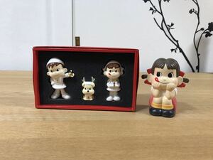 送料無料 不二家ペコちゃん ホワイトペコ・ポコ・ドック クリスマスシーズン 陶器製フィギュア　プラ製貯金箱セット　置物　オブジェ