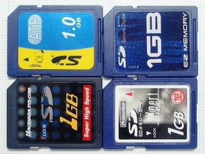 ★ＳＤメモリーカード １GB ４枚 中古★送料６３円～