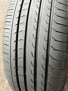 中古タイヤ サマータイヤ 235/50R18 ヨコハマ ブルーアース　　RV RV-03 RV03 2023年製　03週　　イボ消えたばかり　1本