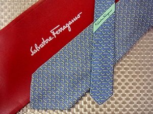 ♪33163D♪状態並品【青虫 アオムシ 柄】フェラガモ【Ferragamo】ネクタイ