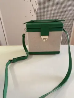 リリィブラウン　ボックス型bag 美品