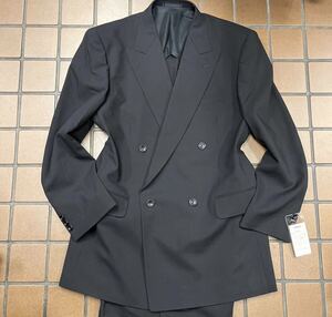 新品【A8 3L相当★ウール 100% 礼服】4Bダブルスーツ 黒 メンズスーツ ブラックフォーマル 背抜き 2タック 冠婚葬祭 喪服 アジャスター