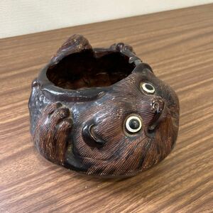 OYF84【信楽焼】狸 タヌキ 灰皿 小物入れ 縁起物 陶器 工芸品 開運 招福開運 商売繁盛 置物 オブジェ インテリア レトロ 直径約20cm