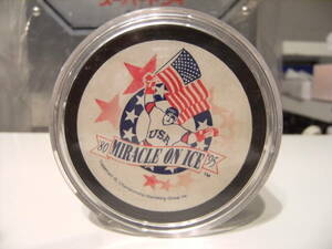 非売品★レトロ★90年代★ヨーロッパ スロバキア 製品★OFFICAL VEGUM / USA MIRACLE ON ICE hockey puck アイスホッケー パック ボール