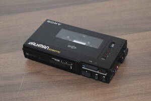 YY12-61　通電音出しOK　SONY WALKMAN カセットプレーヤーWM-D6C　現状品　