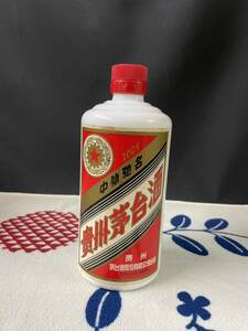 貴州茅台酒　マオタイ酒　KWEICHOW MOUTAI　五星麦ラベル　2001　中国古酒　500ml　53度　重量約636g　中古