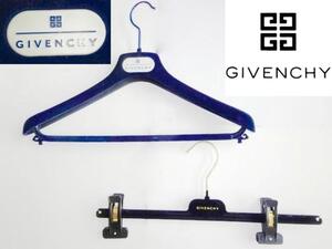 ● GIVENCHY ジバンシィ ハンガー 2本 セット 非売品 紺 ネイビー 黒 ブラック ユニセックス ロゴ 上下